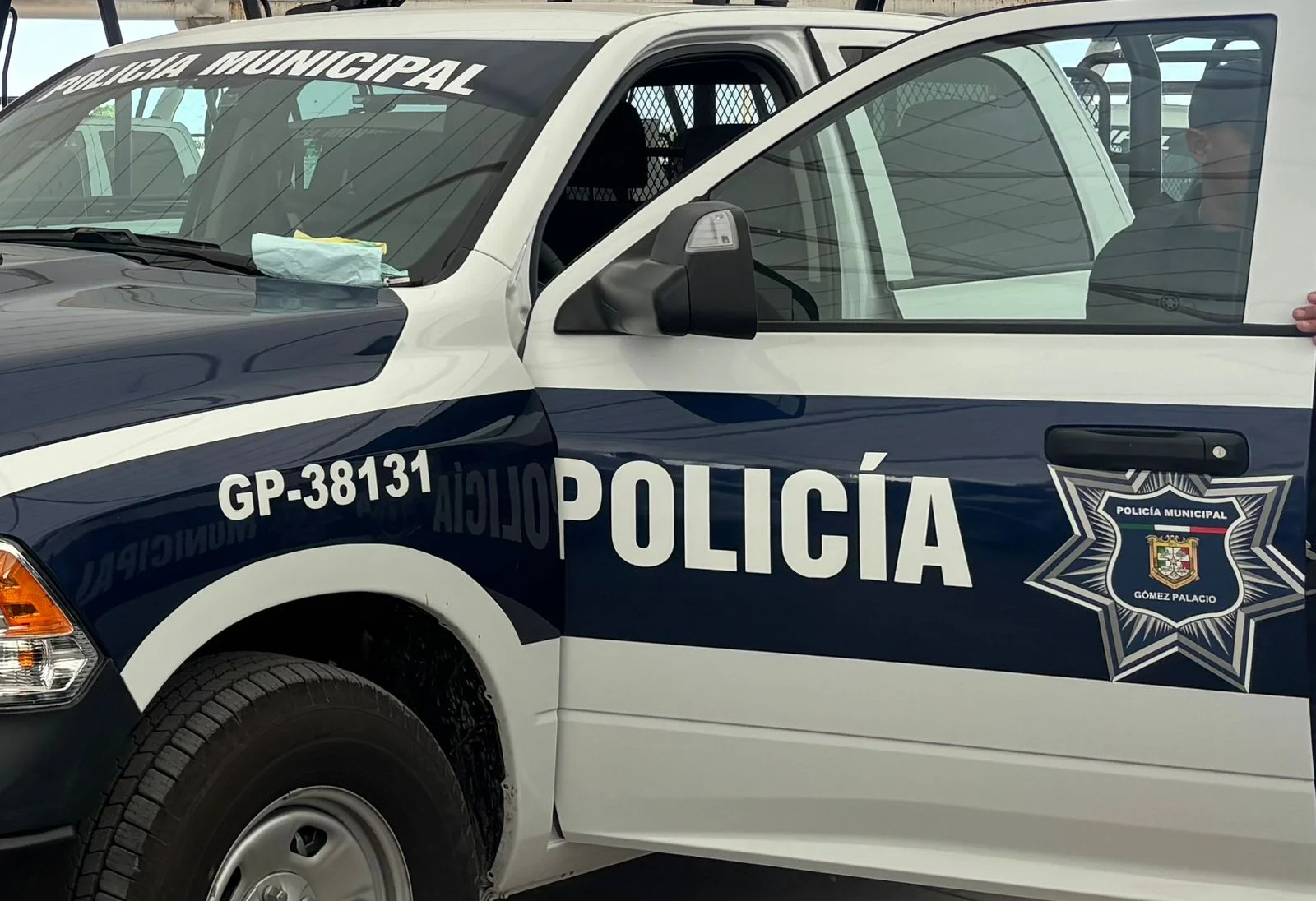 Hombre muere al explotarle un artefacto casero en Gómez Palacio; intentaba lanzarlo a una quinta en el ejido Buendía.