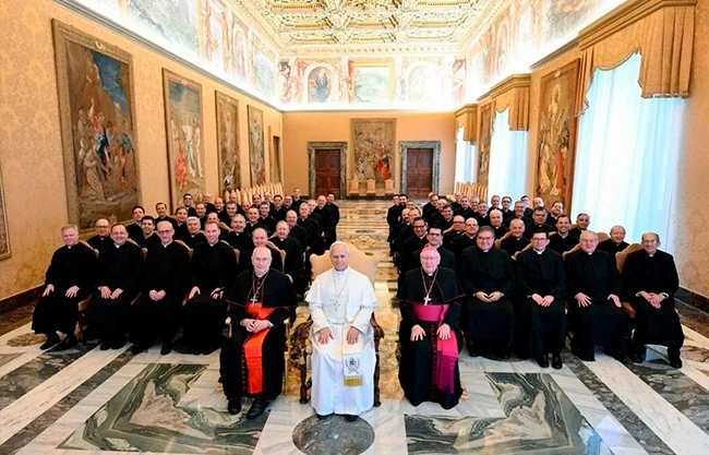 León XIV recibe por primera vez a los Legionarios de Cristo, llama a la renovación tras años de crisis