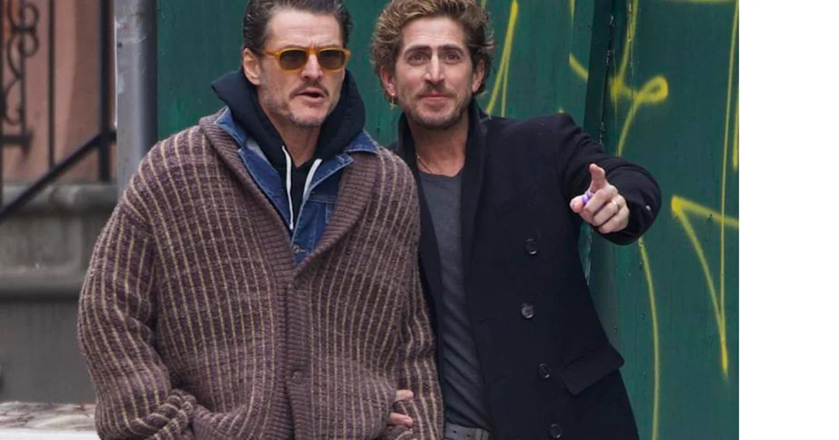 ¿Romance en puerta? Captan a Pedro Pascal abrazando a Rafael Olarra en Nueva York