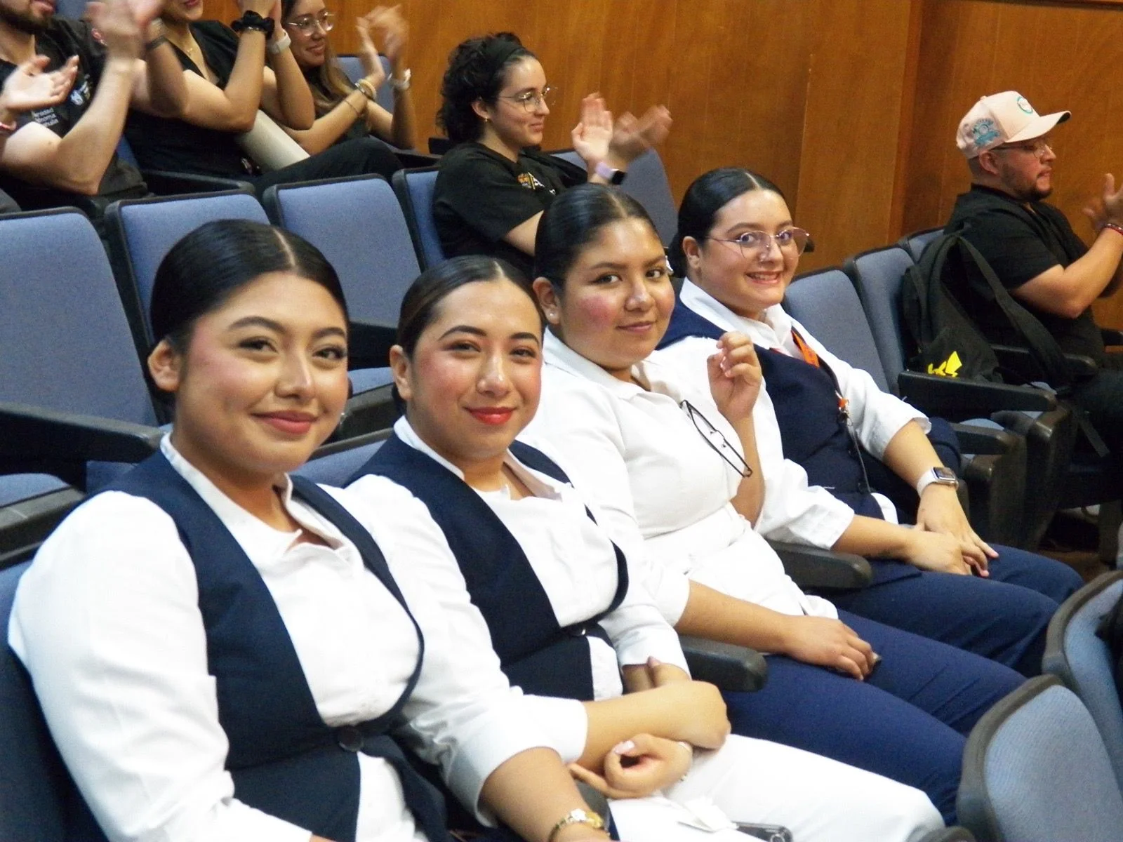 La UAdeC capacita a sus estudiantes del sector salud en habilidades socioemocionales para fortalecer su bienestar mental y desempeño durante el servicio social.