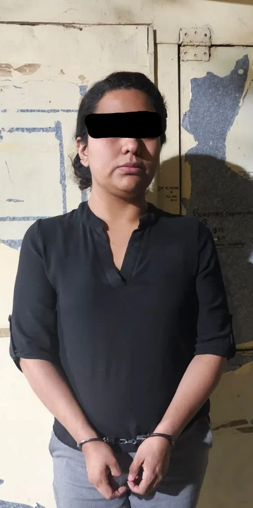 Policía Municipal detiene a mujer por robo a comercio en Torreón