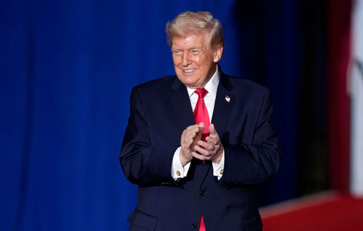 Trump dice que Irán sigue sin renegar de un "arma nuclear" y que "nunca lo permitirá"