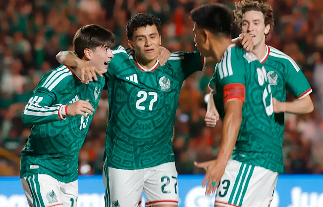 La sensación de miedo que apareció hace unos días en México se olvidó un poco y la Selección Mexicana goleó 4-0 a Islandia en la cancha de La Corregidora.
