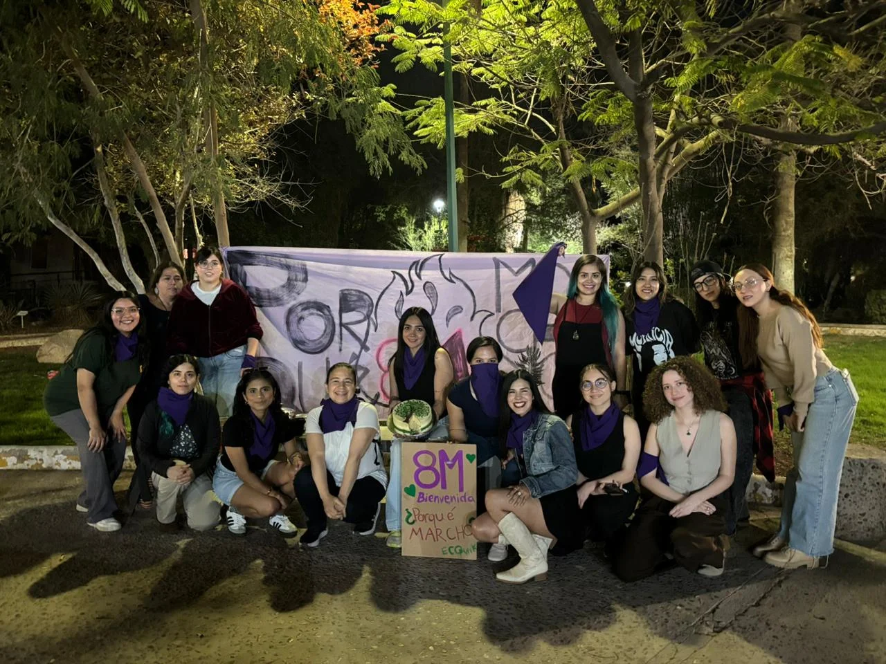 El feminismo radical analiza la privatización del cuerpo femenino como origen de la opresión patriarcal, desafiando las estructuras sociales más arraigadas.