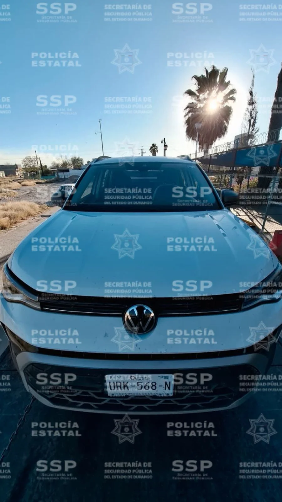 Recuperan en Durango vehículo con reporte de robo en Torreón; detienen al conductor en la carretera a Jiménez.