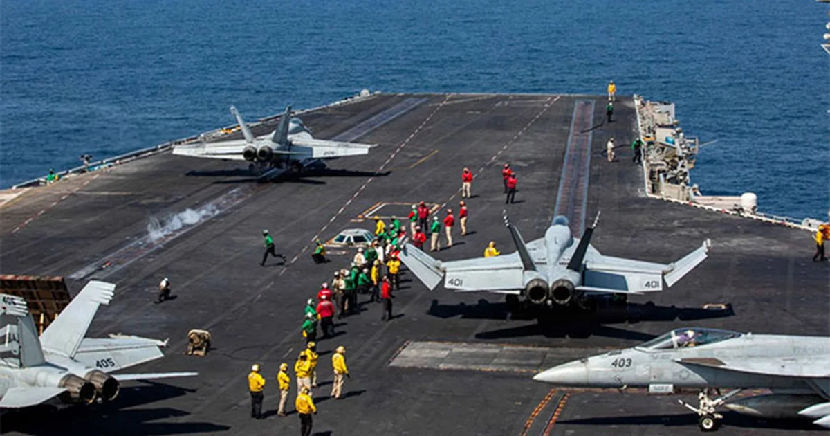 EU niega que portaaviones Abraham Lincoln fue alcanzado por misiles iraníes; 'ni siquiera se acercaron'