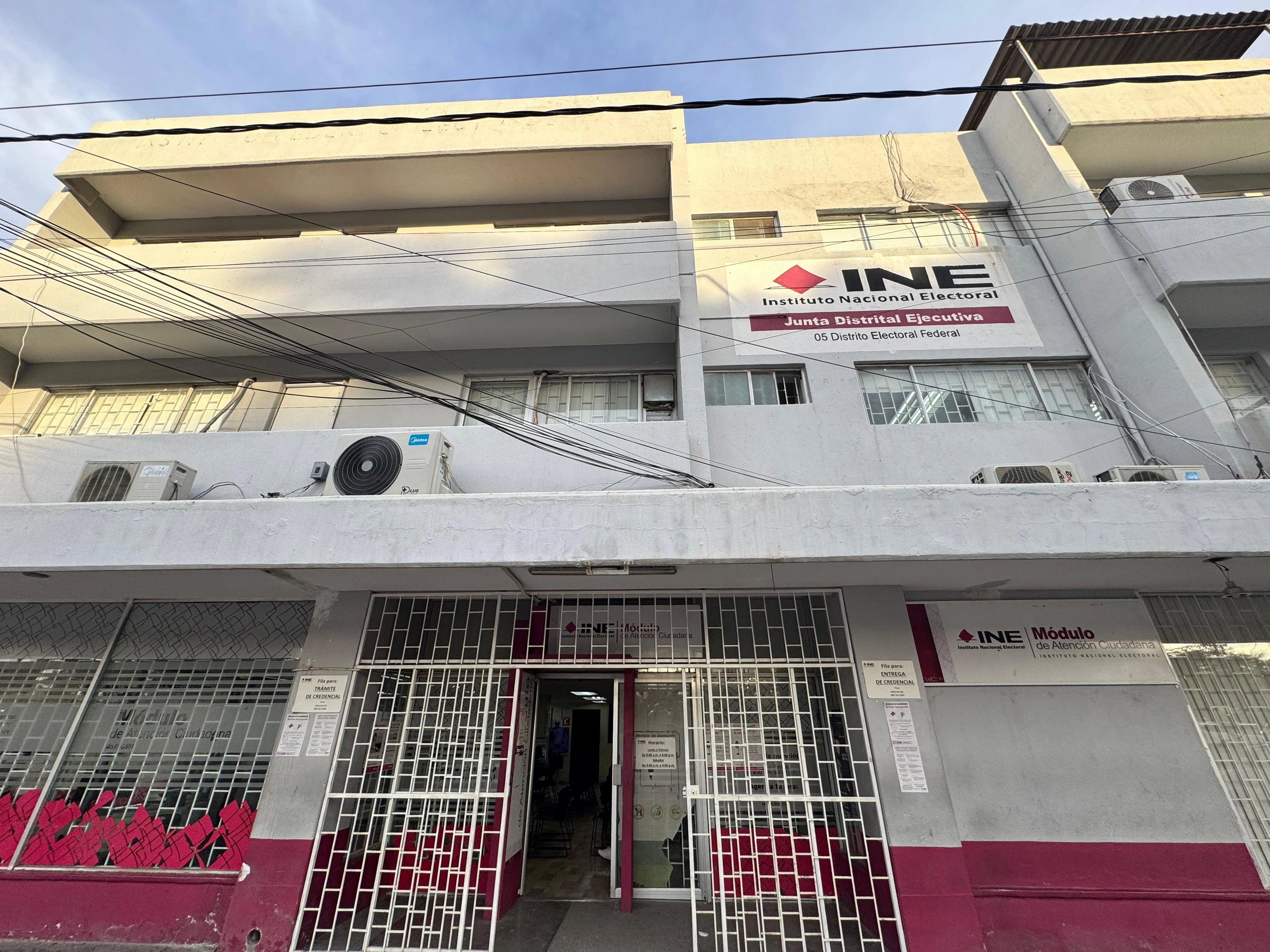 Amplían horario de módulos del INE para reposición de credencial