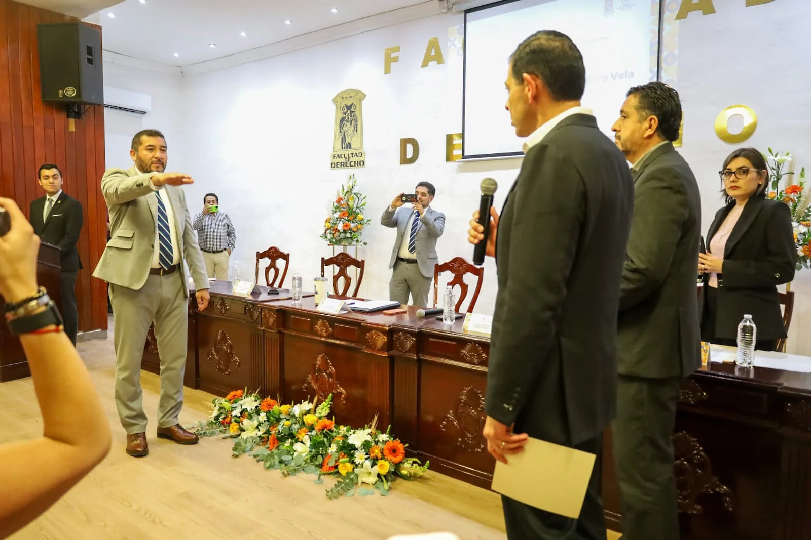 Jesús Caballero Vela asume la dirección de la Facultad de Derecho de la UAdeC Unidad Laguna para el periodo 2026-2029, tras un proceso electoral universitario.