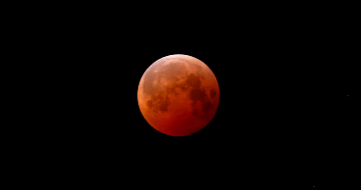 Disfruta Coahuila de eclipse lunar; Luna de Sangre tiñe madrugada