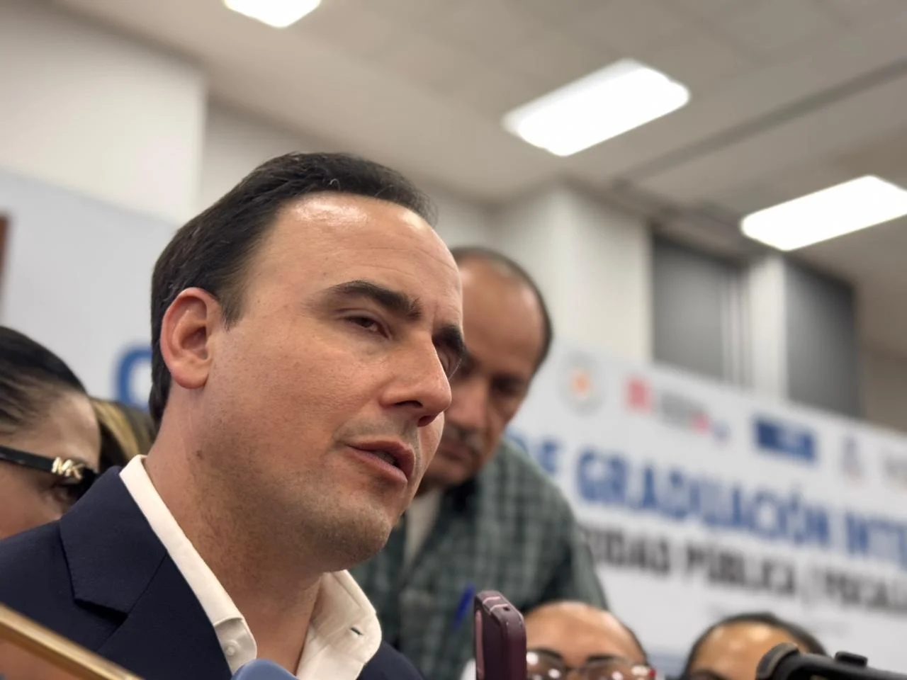 Gobernador de Coahuila insta a candidatos a campañas propositivas y al estricto respeto de la ley electoral, rechazando la polarización.
