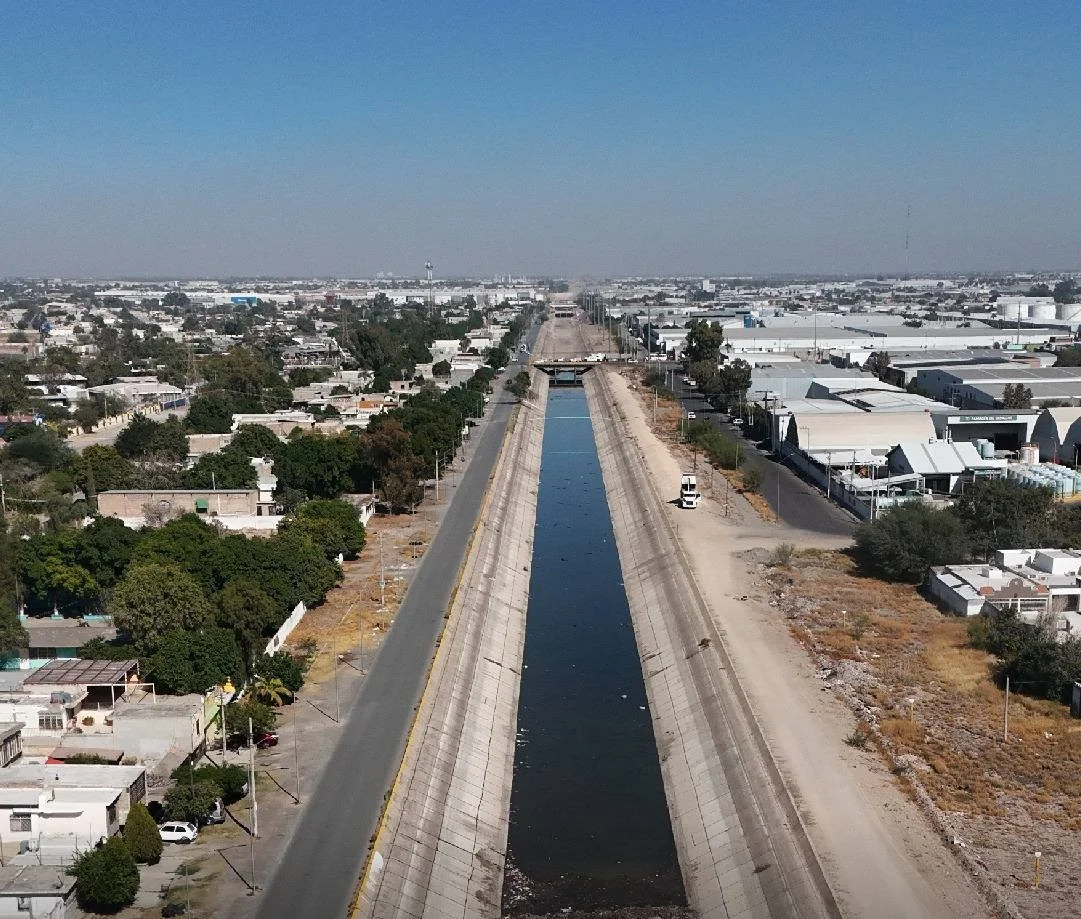 Avanza llenado del acueducto principal del proyecto Agua Saludable para La Laguna, tras atender una fuga durante las pruebas de presión.