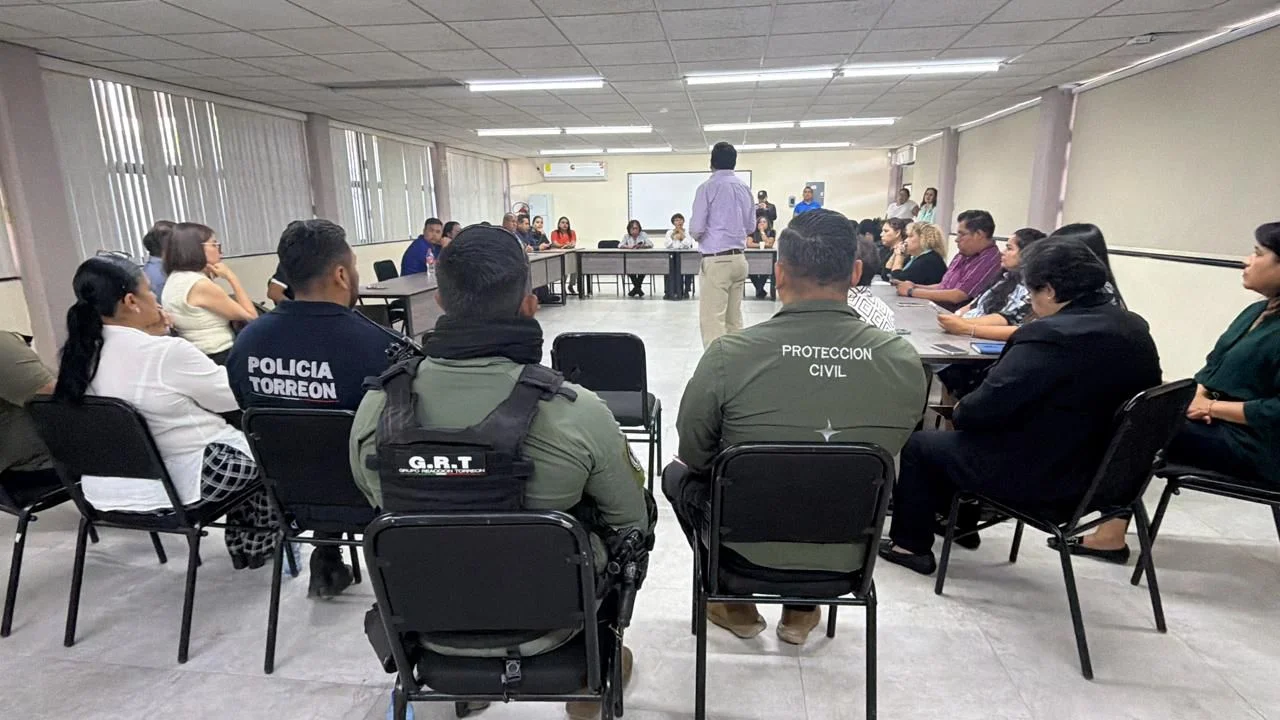 Alerta en Torreón por tercera amenaza de tiroteo escolar en una semana; autoridades refuerzan operativos de seguridad en instituciones educativas.