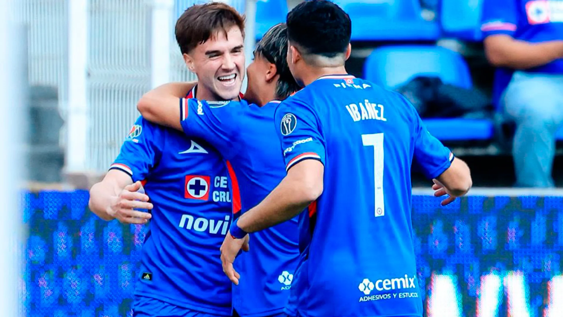 'La Máquina' aprovechó la superioridad numérica tras la expulsión de un jugador de Atlético San Luis y firmó una goleada que lo afianza en la cima