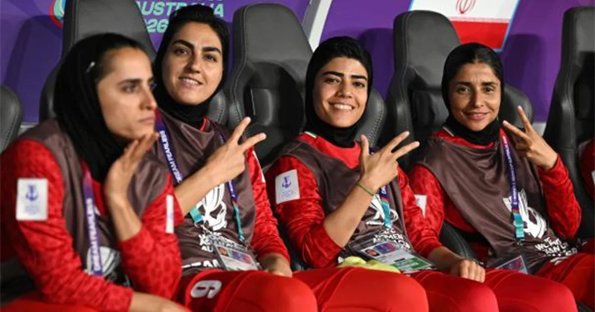 Trump pide a Australia que conceda asilo a futbolistas iraníes y ofrece refugio en EU