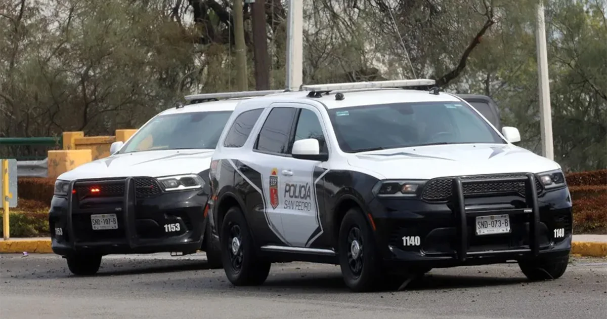 Detienen a siete policías de San Pedro por presunto abuso de autoridad