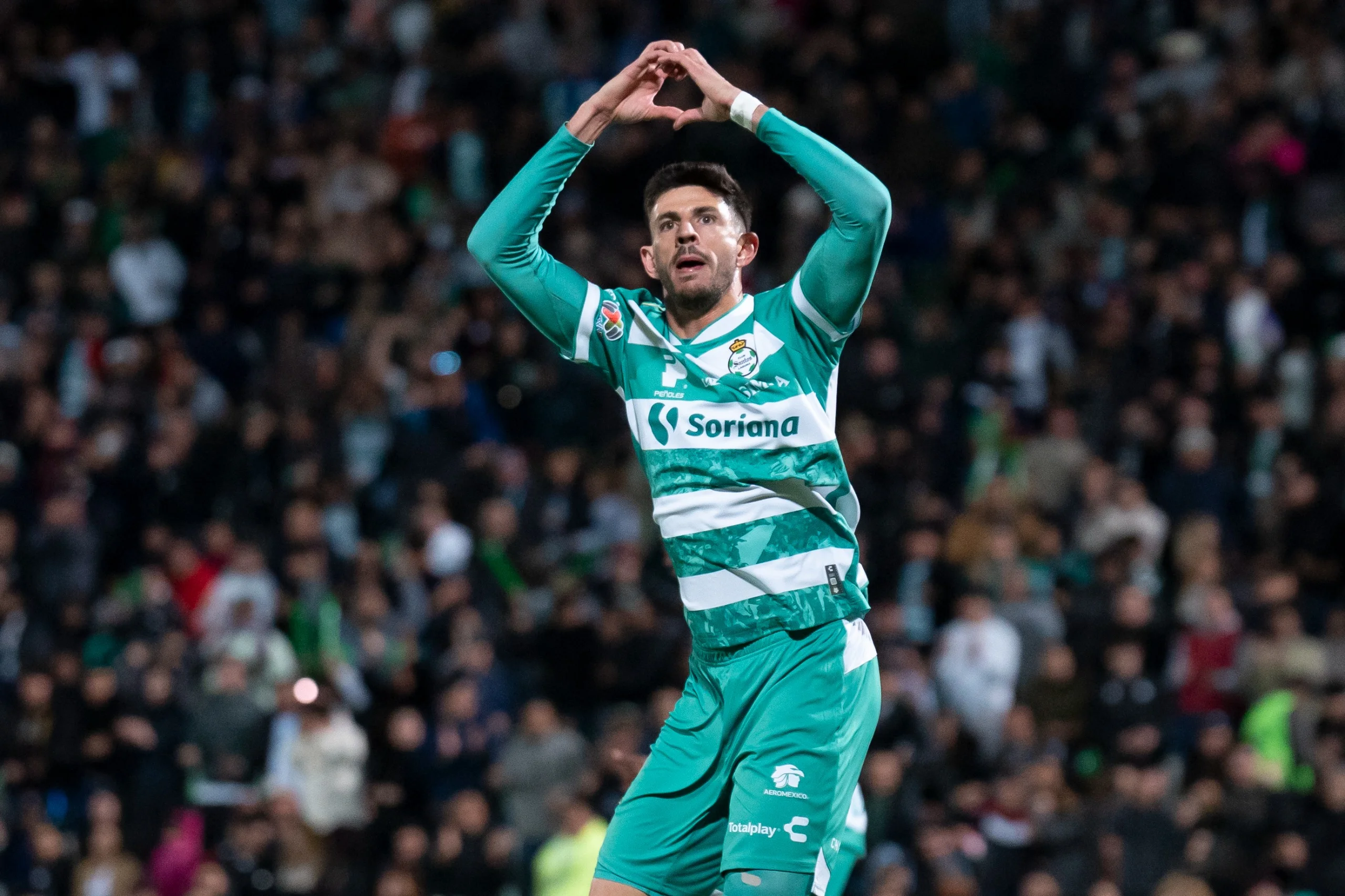 Santos busca su primer triunfo local ante Puebla. Apoya a los Guerreros este domingo en el Estadio Corona. Boletos desde $130.
