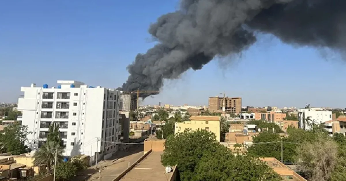 Dron golpea escuela y centro médico en Sudán matando a 17 personas, en su mayoría niñas