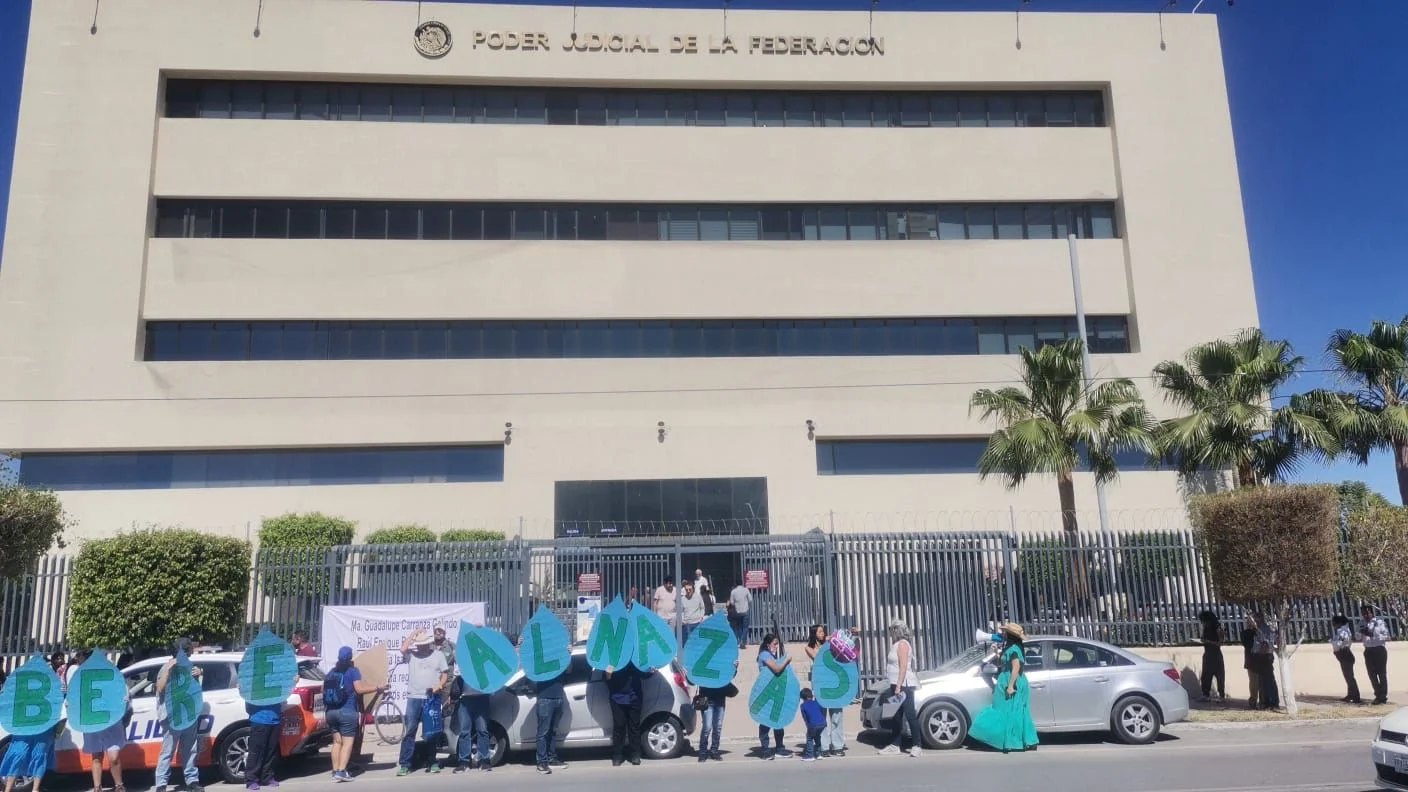 Protestan frente al Poder Judicial para exigir que no se revierta amparo sobre el agua en La Laguna