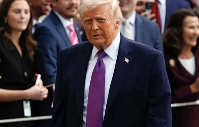 Trump confirma investigación ante posible ataque con drones iraníes en la costa de California