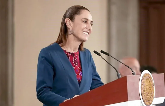 Se reúnen Sheinbaum y morenistas en Palacio por 'Plan B'