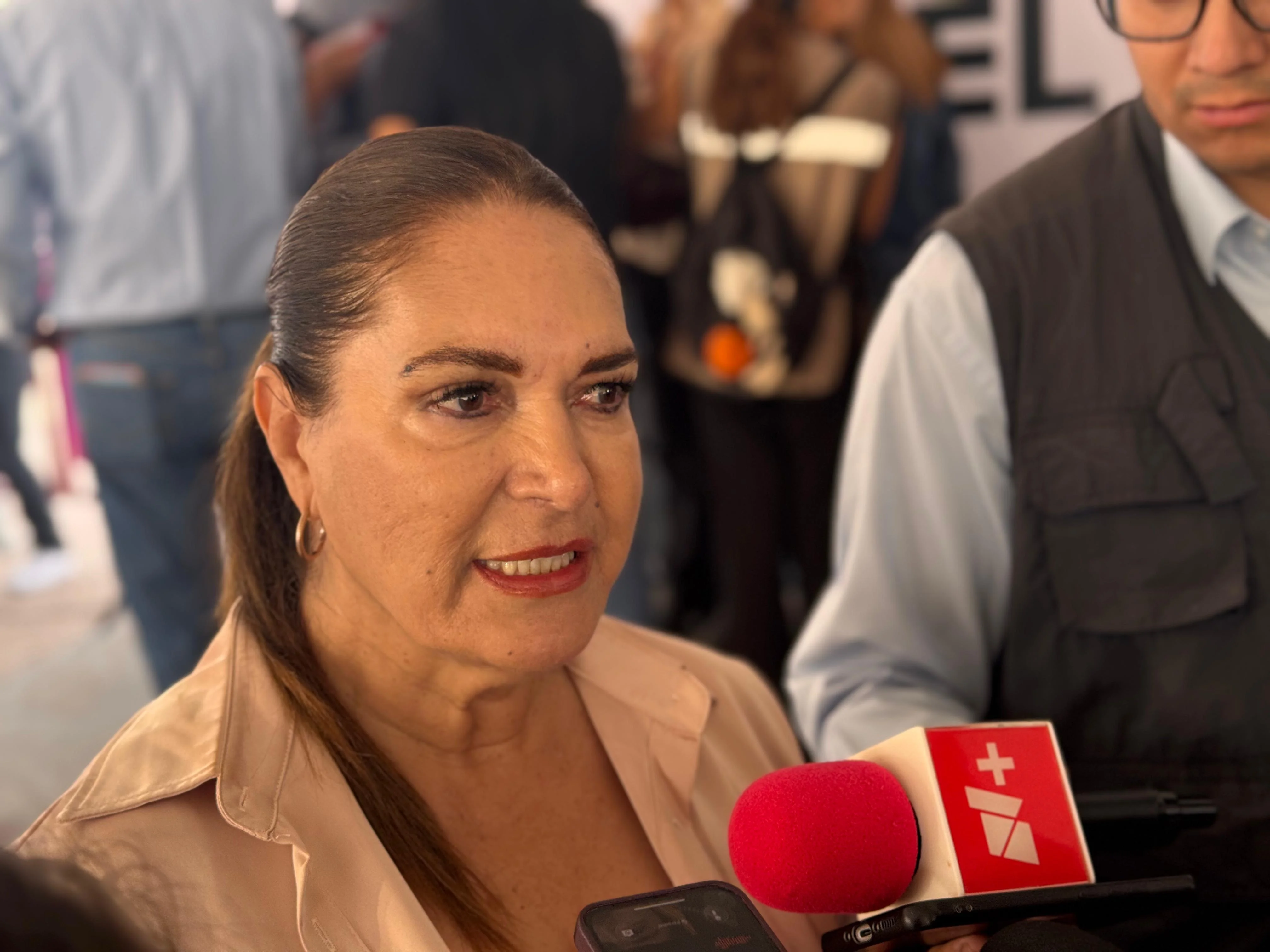 Autoridades educativas activan protocolos de prevención en escuelas de la Laguna tras reportes de incidentes, con participación de padres y autoridades.
