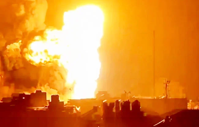 Pakistán bombardea Kabul y ataca depósitos de combustible en Afganistán