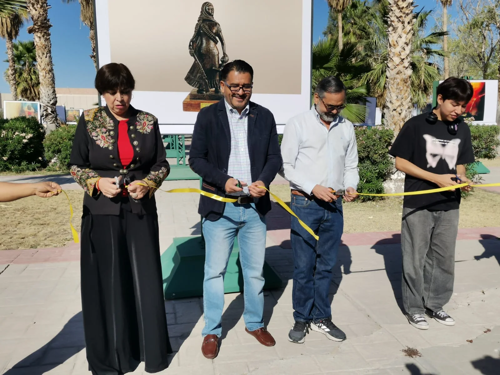 Exposición con 56 obras de artistas nacionales e internacionales se inaugura en la Universidad Autónoma de Coahuila, campus Torreón. Una muestra ecléctica para acercar el arte a la comunidad.