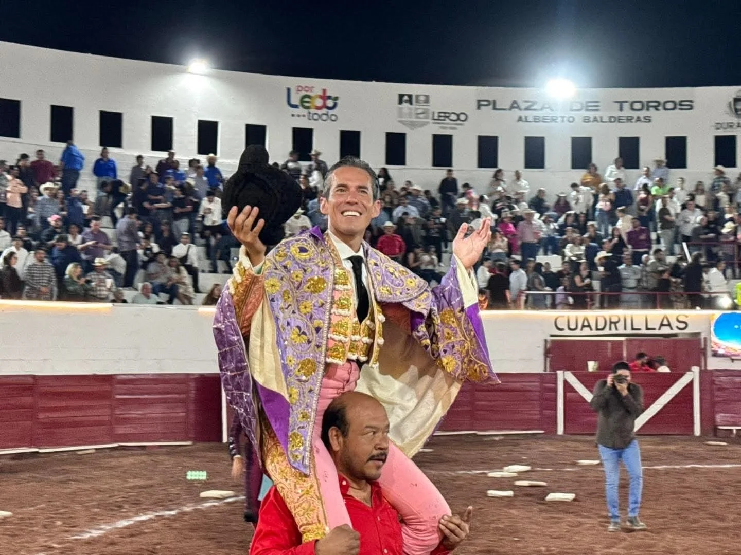 El rejoneador e hijo de la leyenda no tuvo suerte con los metales esta noche