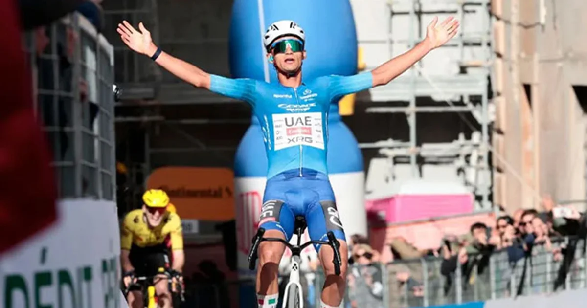 El mexicano amarró este sábado el 'Tridente' de campeón de la Tirreno Adriático con una exhibición en la etapa reina de la 'Carrera de los dos mares'