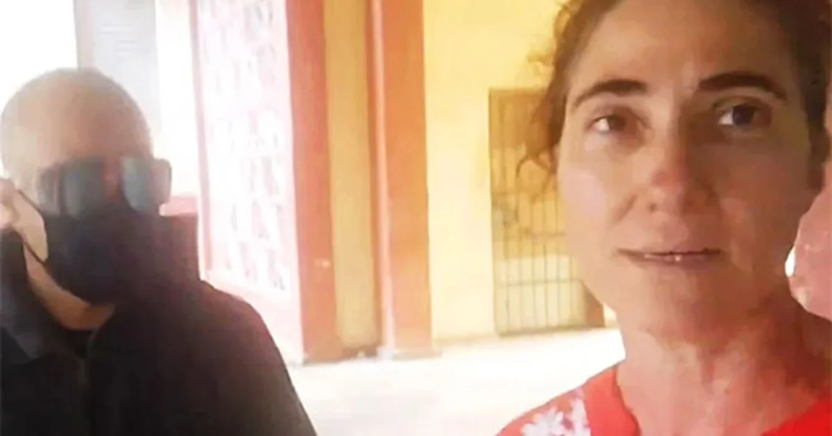La directora del diario digital 14ymedio difundió ayer en redes sociales un video grabado en el primer piso del edificio donde vive