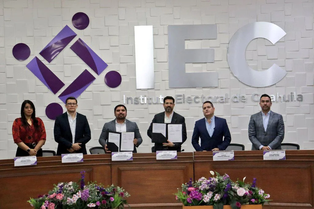 Firman IEC y Colegio de Notarios de Coahuila convenio para promover el voto
