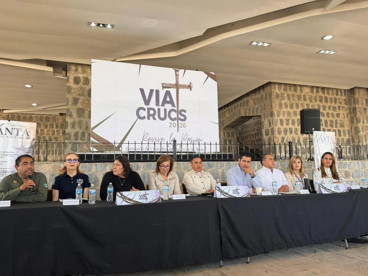 Asistan edición número 44 del  Viacrucis en Torreón