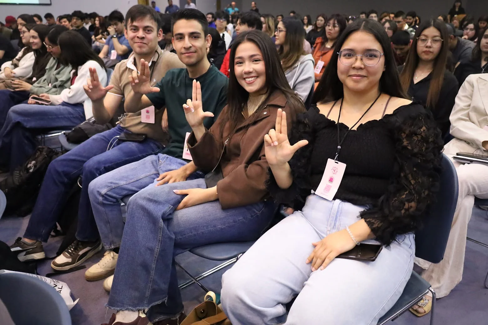 Congreso de Medicina UAdeC aborda urgencias médicas con participación activa de estudiantes y académicos, consolidándose como referente nacional.