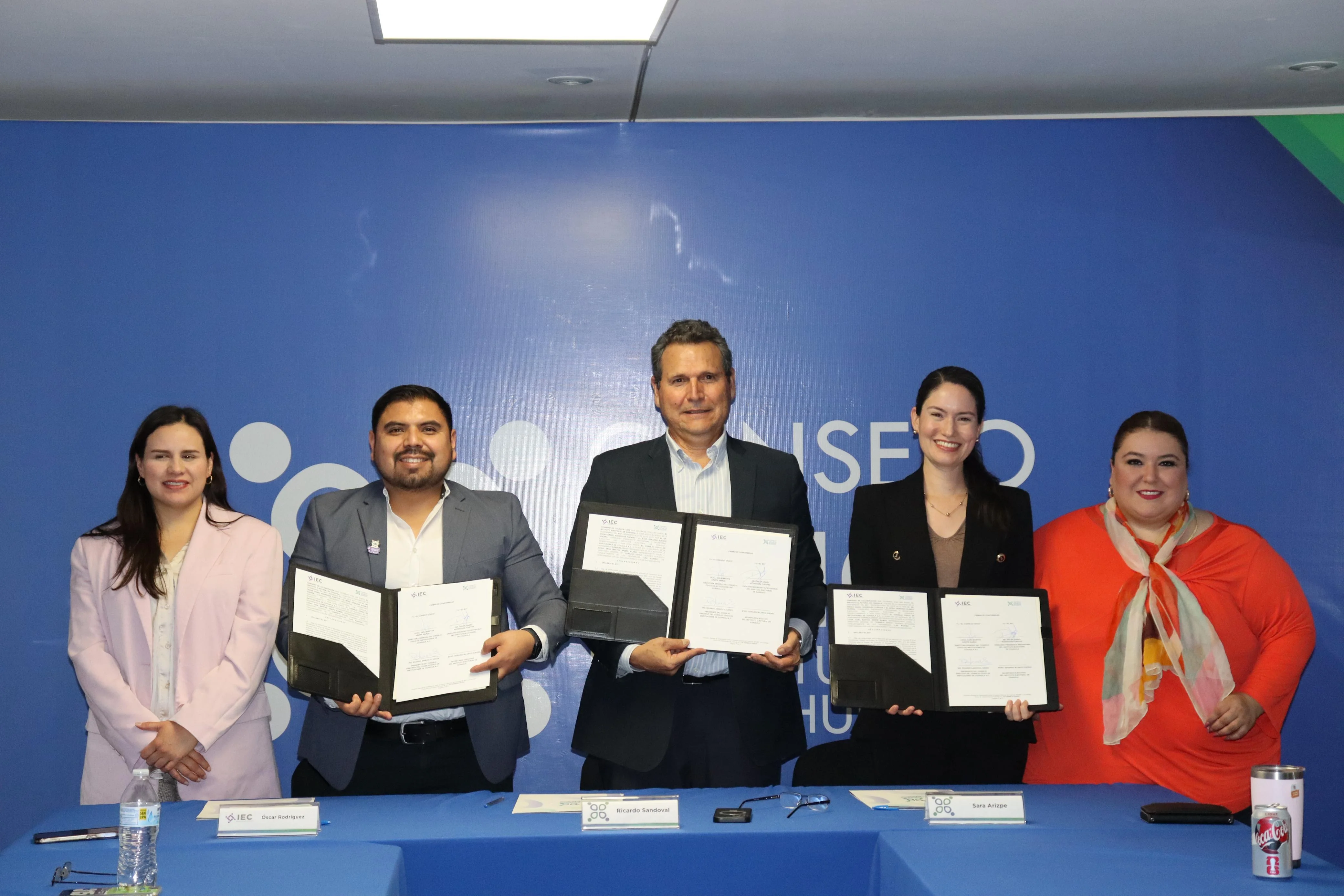 IEC y CCI Coahuila firman convenio para fomentar la participación ciudadana y promover el voto informado en las próximas elecciones locales.