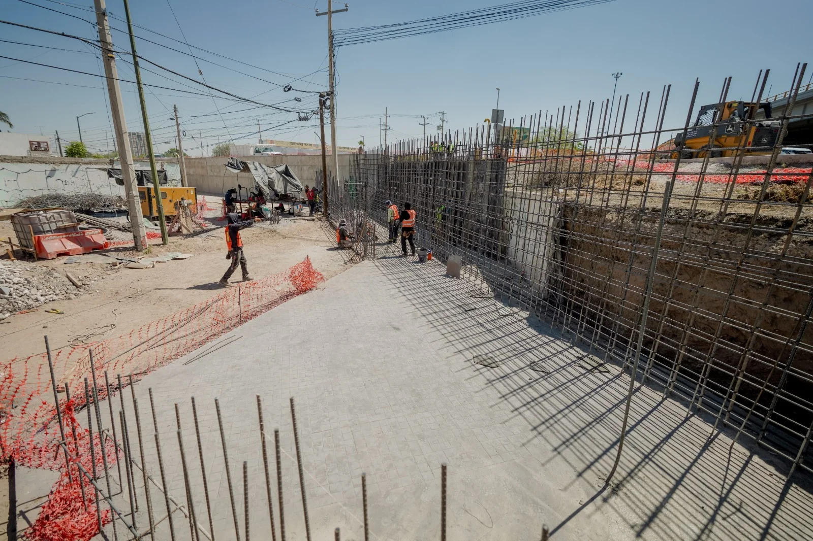 Cierre nocturno en lateral de La Nogalera, en Villa Florida, por obras de ampliación vial. Circulación restringida de 23:00 a 05:00 horas.
