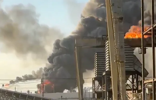 Una fuerte explosión registrada la tarde de este lunes en la refinería de Valero en Port Arthur, una de las más grandes de Estados Unidos, generó alarma entre la población y movilización inmediata de cuerpos de emergencia