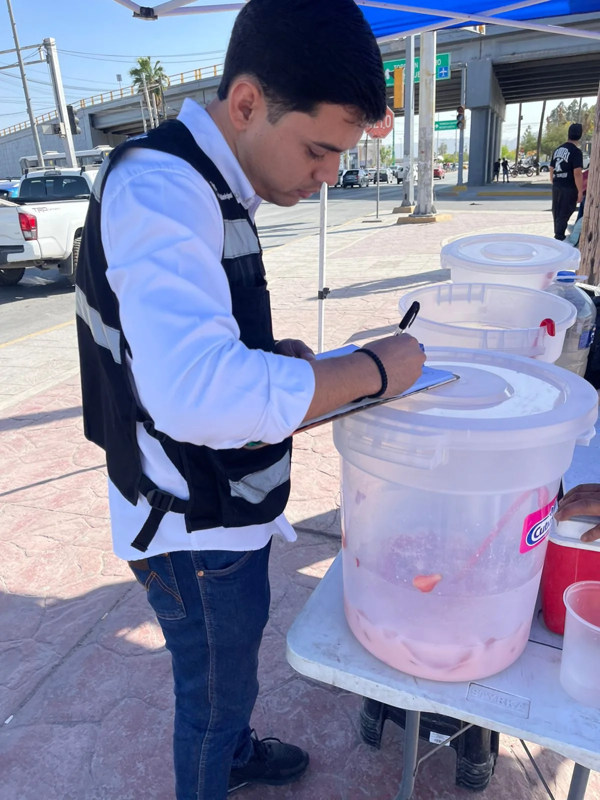 Autoridades de Aguascalientes intensifican supervisión a comercios y tianguis para preservar el orden y la imagen urbana, con apoyo de programas ciudadanos de denuncia.