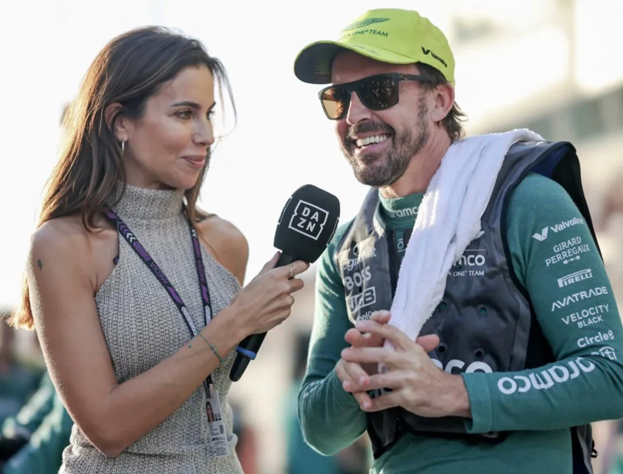 Fernando Alonso se convirtió en padre por primera vez. El piloto retrasa su llegada al GP de Japón por este motivo personal.