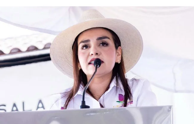 En respuesta, la esposa de Carlos Manzo aseguró que su conciencia está tranquila, por lo que "no necesita que nadie más la respalde"