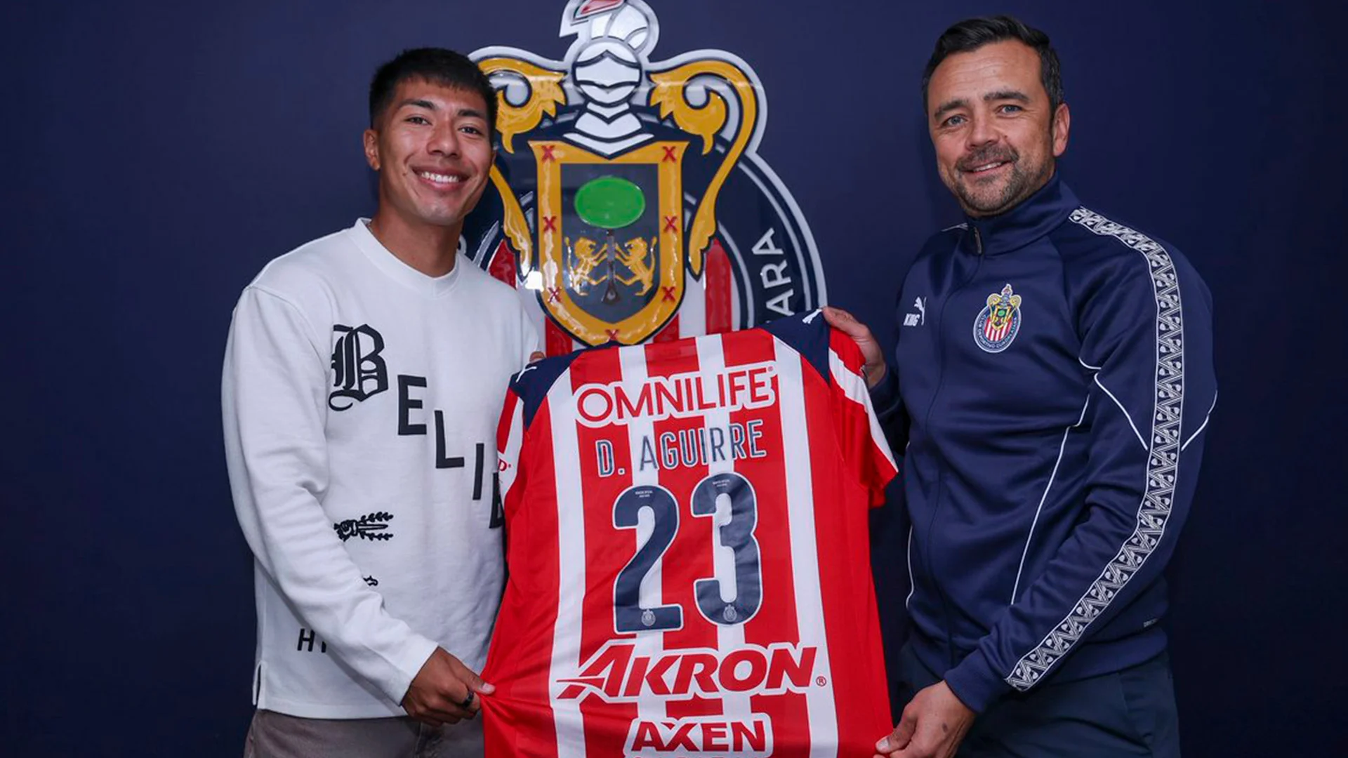 Daniel Aguirre renueva con Chivas por cuatro años más
