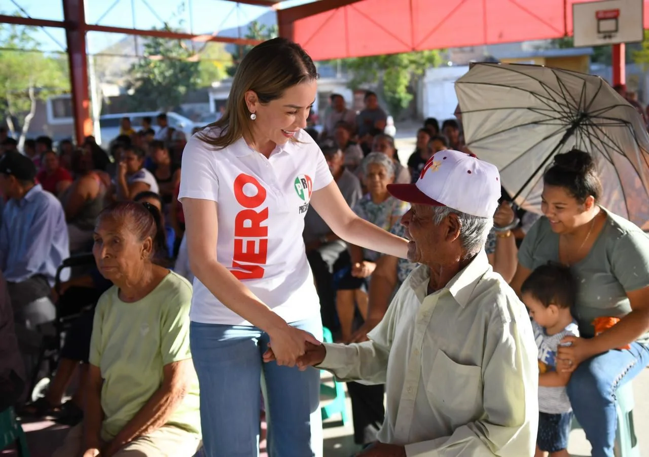 Senadora Vero Martínez refuerza su cercanía con la ciudadanía en encuentro comunitario, donde escucha necesidades y reafirma su compromiso de trabajo directo con las familias.