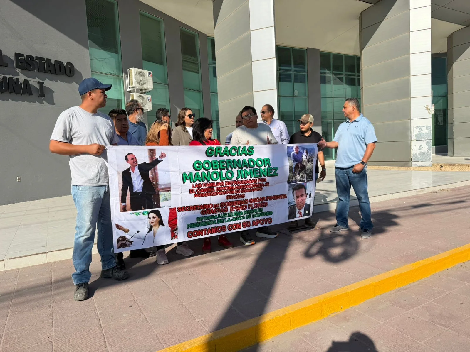 Coahuila solicita ficha roja de Interpol contra notario fugado a España por presunto fraude inmobiliario millonario que afecta a decenas de víctimas.