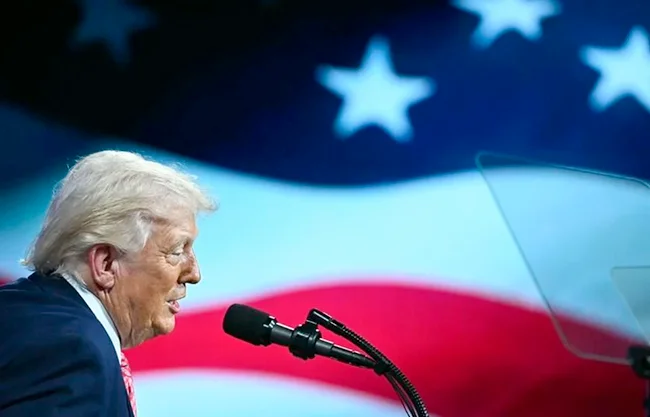 Desaprueban simpatizantes a Trump en un 59%