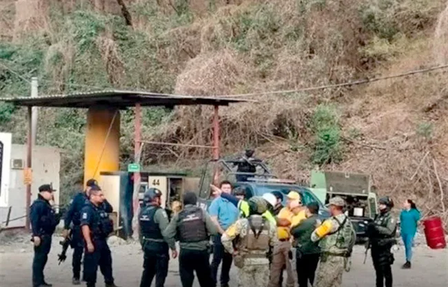 El Gobernador morenista de Sinaloa, Rubén Rocha Moya, informó que los mineros atrapados en el municipio de El Rosario se encuentran con vida y ubicados a más de dos días del derrumbe