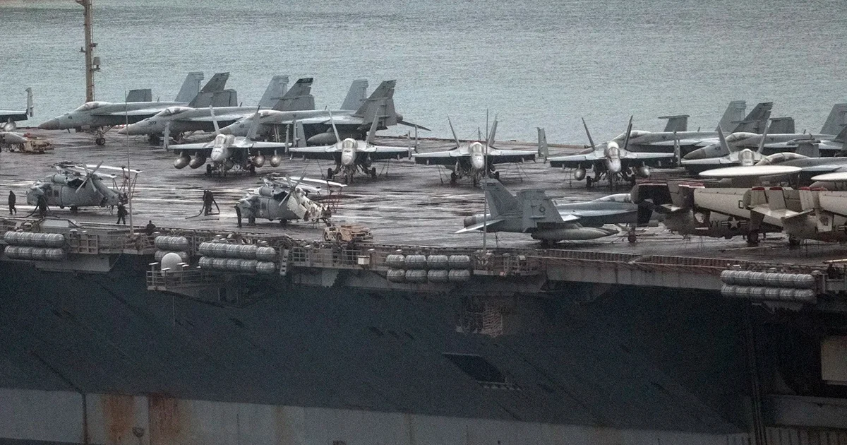 Inodoros atascados, ropa quemada, marineros durmiendo en el suelo: fallas en portaaviones de EU de 13 mil mdd