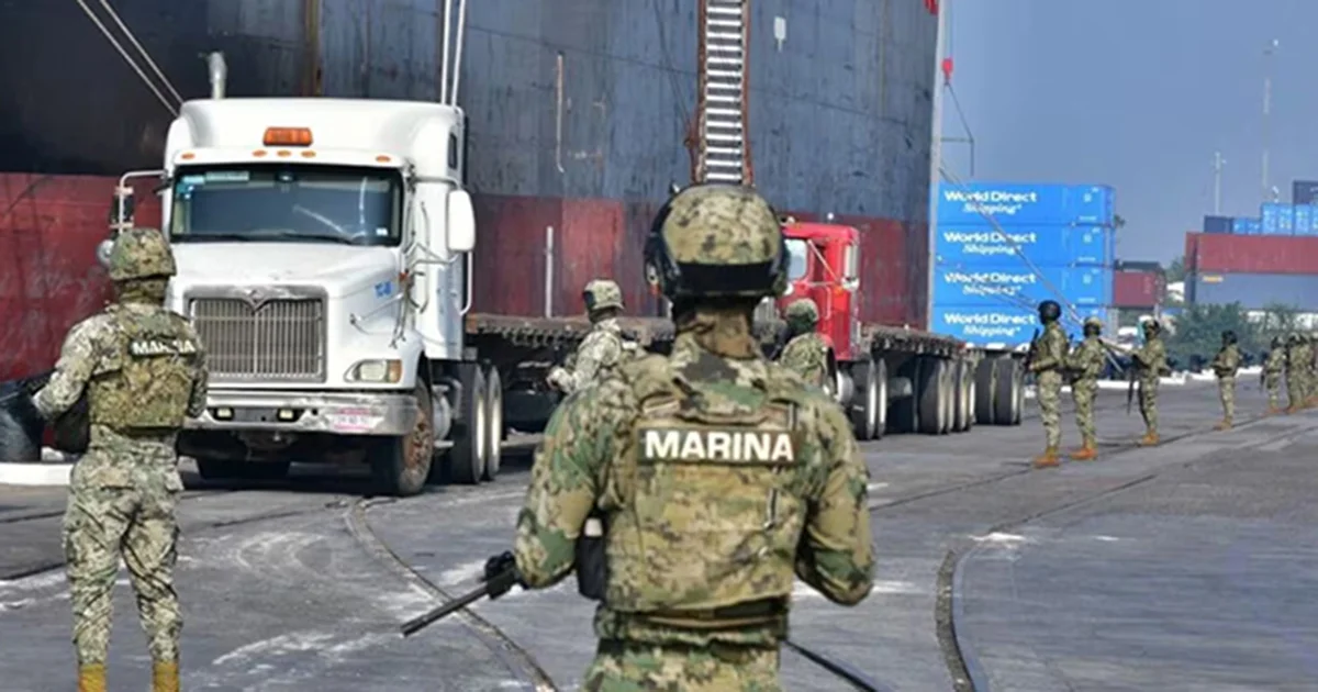 FGR presume que buques que traficaban huachicol fiscal, con protección de red de corrupción de marinos, también contrabandeaban armas desde EU