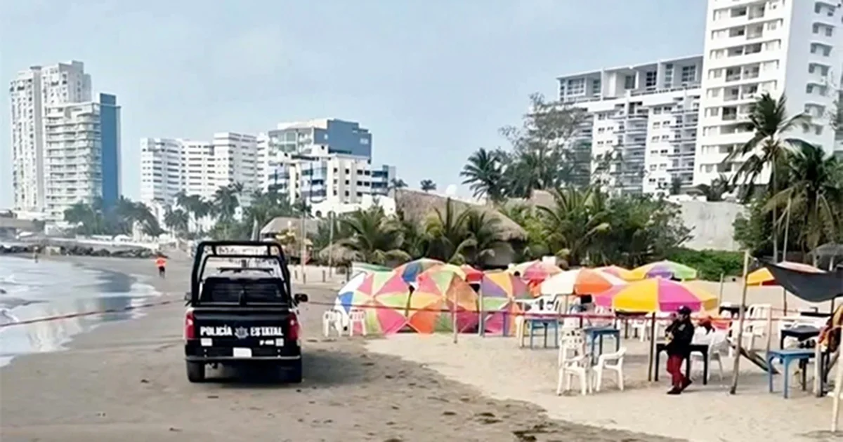 Muere por ahogamiento una adolescente que viajó con su familia a Veracruz; el oleaje la jaló mar adentro en una playa este Sábado de Gloria.