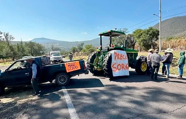 En el primer día de bloqueos indefinidos en el País, el Frente Nacional para el Rescate del Campo Mexicano (FNRCN) y la Asociación Nacional Transportista (ANTAC) formalizaron en un pliego petitorio 15 demandas urgentes dirigidas al Gobierno federal