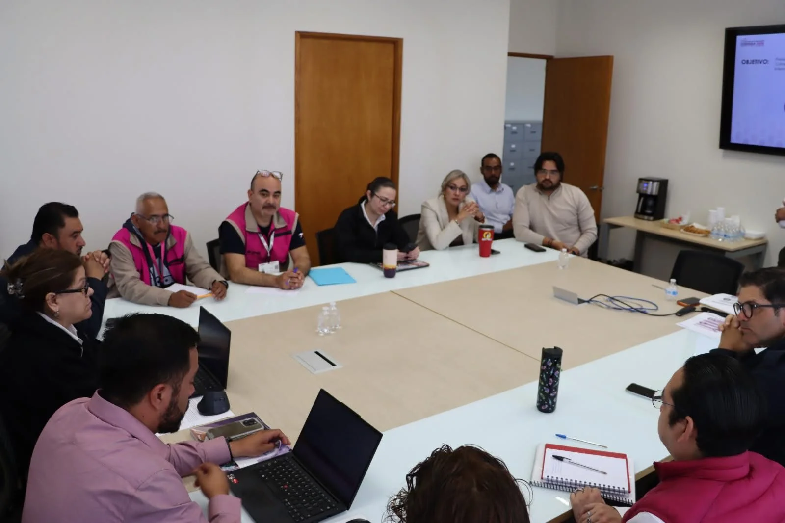 Personal electoral de Coahuila se capacita en el uso de la nueva Mesa de Escrutinio y Cómputo Electrónica para optimizar el proceso de conteo de votos en los próximos comicios.