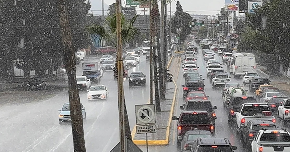 Modifica tormenta, en instantes, clima al sur de Saltillo; condiciones se extenderán por todo Coahuila